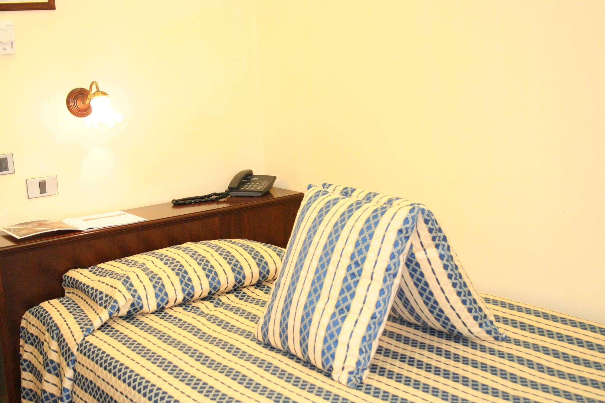 Hotel Milano Helvetia Riccione Buitenkant foto