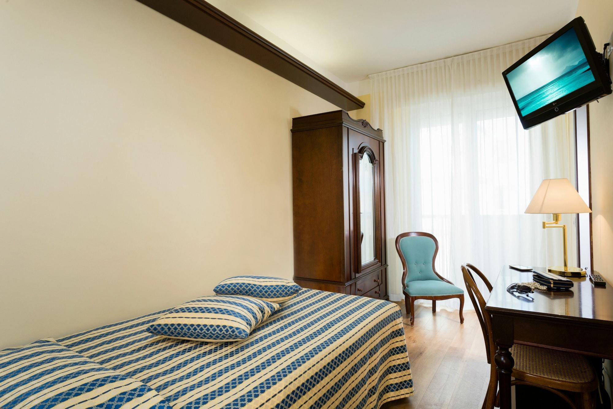 Hotel Milano Helvetia Riccione Buitenkant foto
