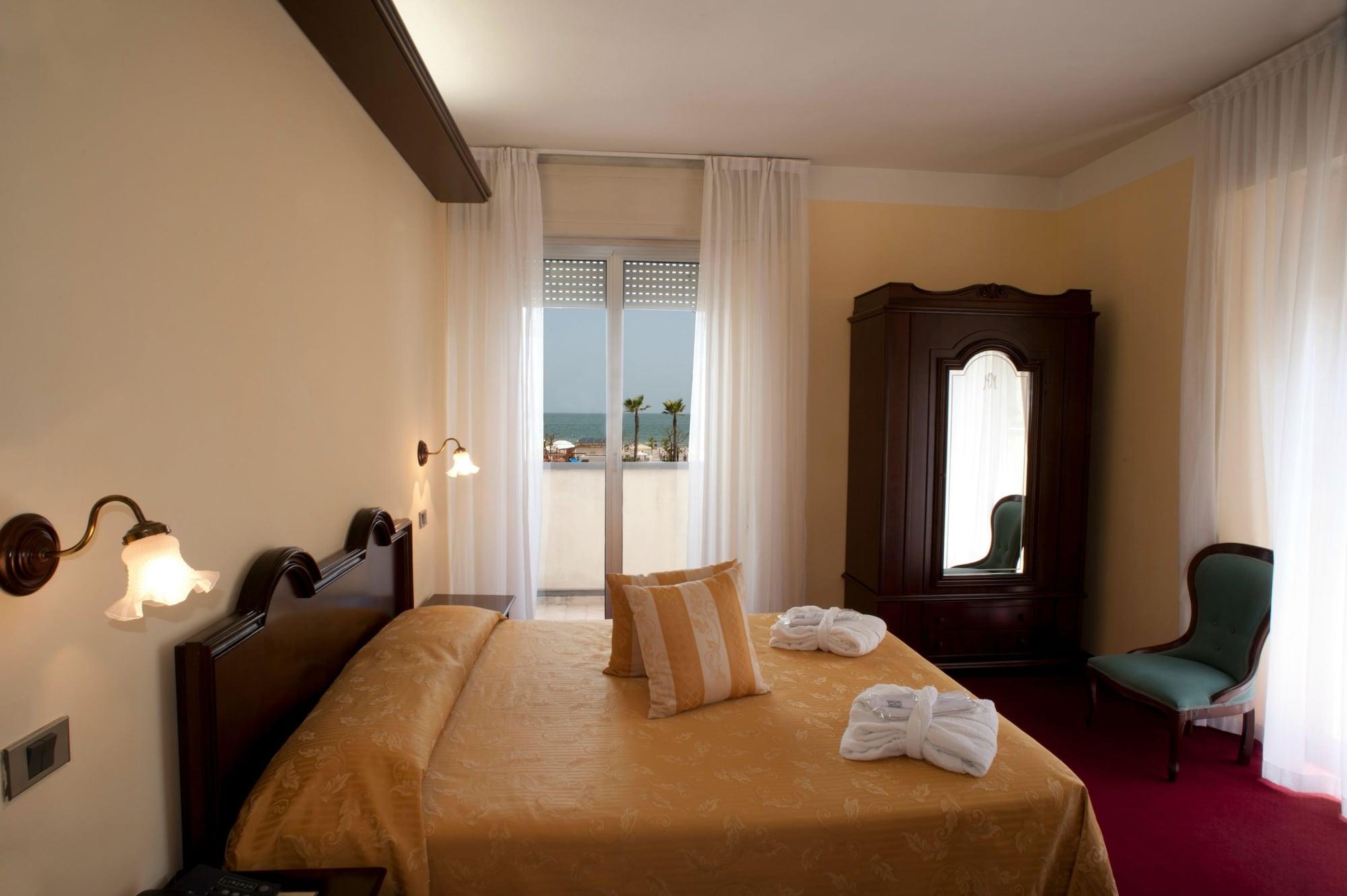 Hotel Milano Helvetia Riccione Buitenkant foto