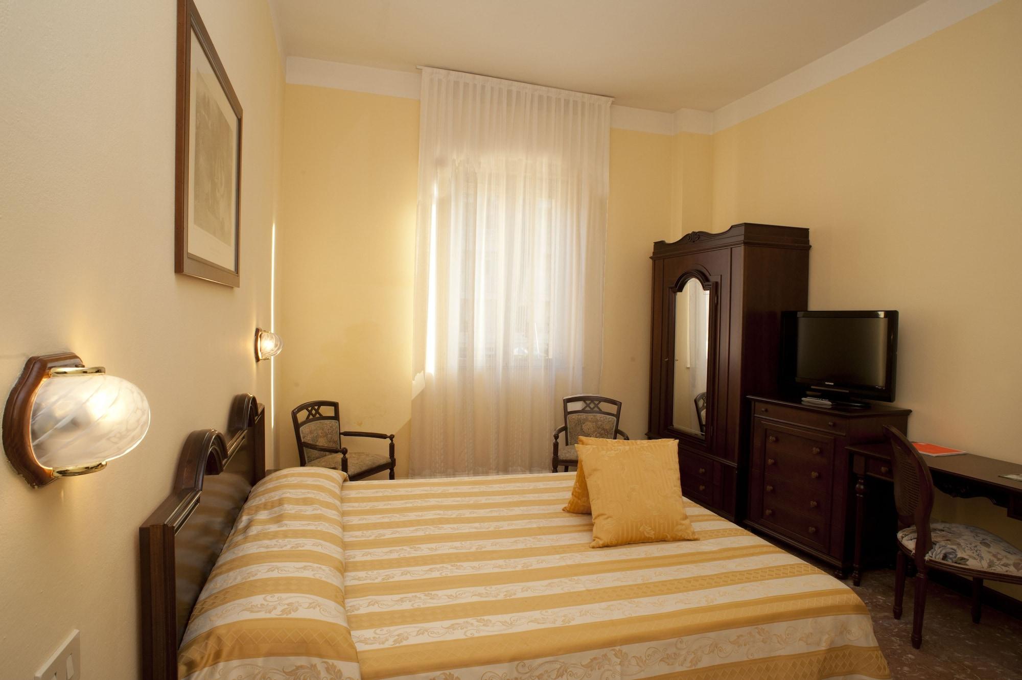 Hotel Milano Helvetia Riccione Buitenkant foto