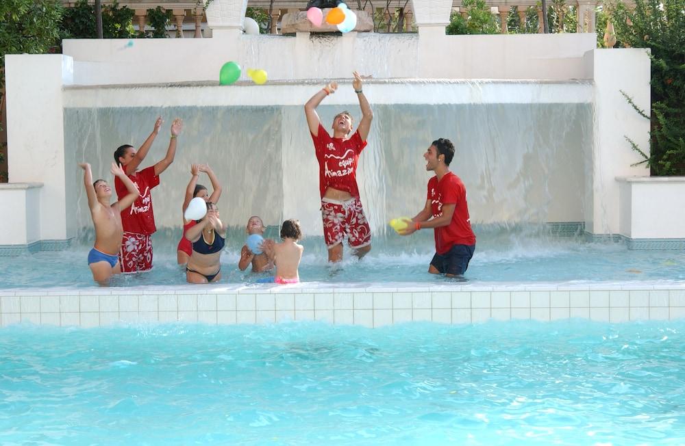 Hotel Milano Helvetia Riccione Buitenkant foto