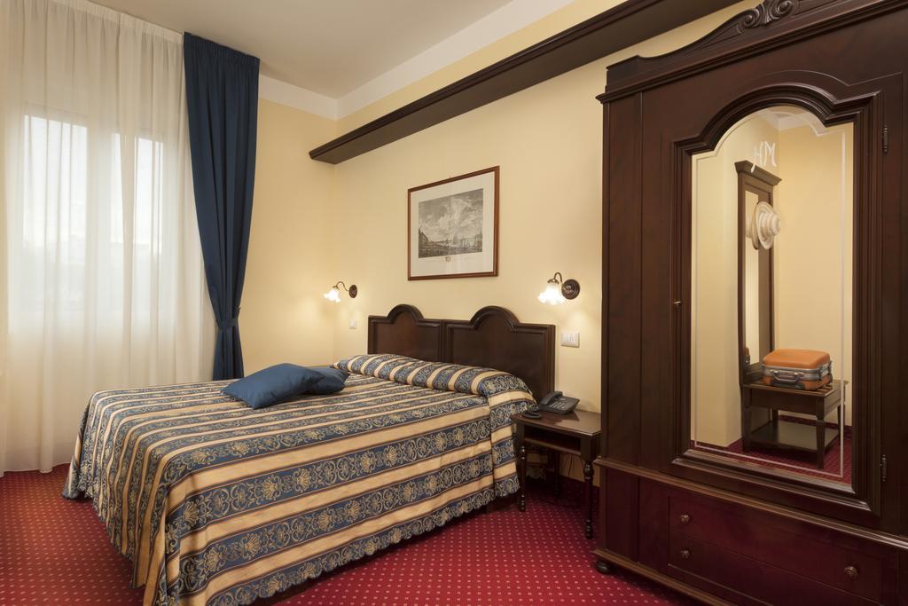 Hotel Milano Helvetia Riccione Buitenkant foto