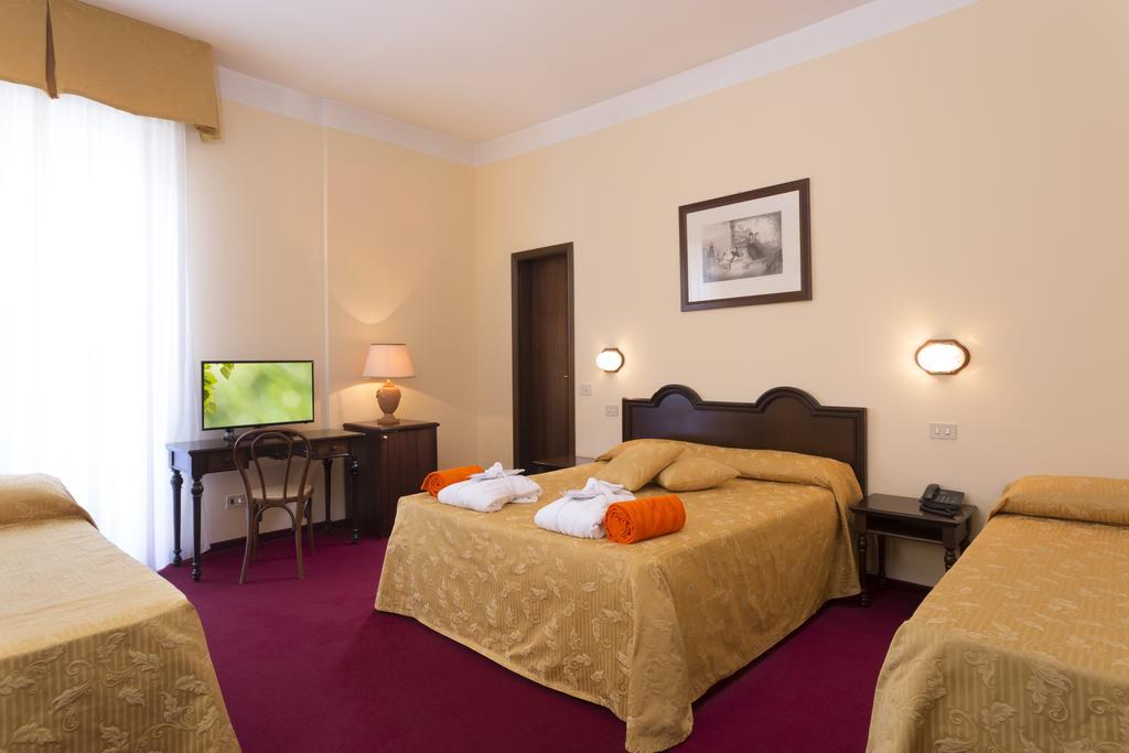 Hotel Milano Helvetia Riccione Buitenkant foto